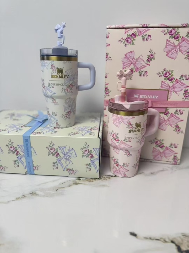 Alwin China RTS 20oz Flora Love Shack Stanley Mug with Gift Box Hot Sale