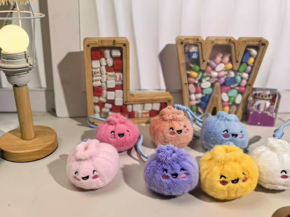 Alwin China RTS New Cute Downy Dumplings Dolls with Box Squishy Keychain Hot Sale