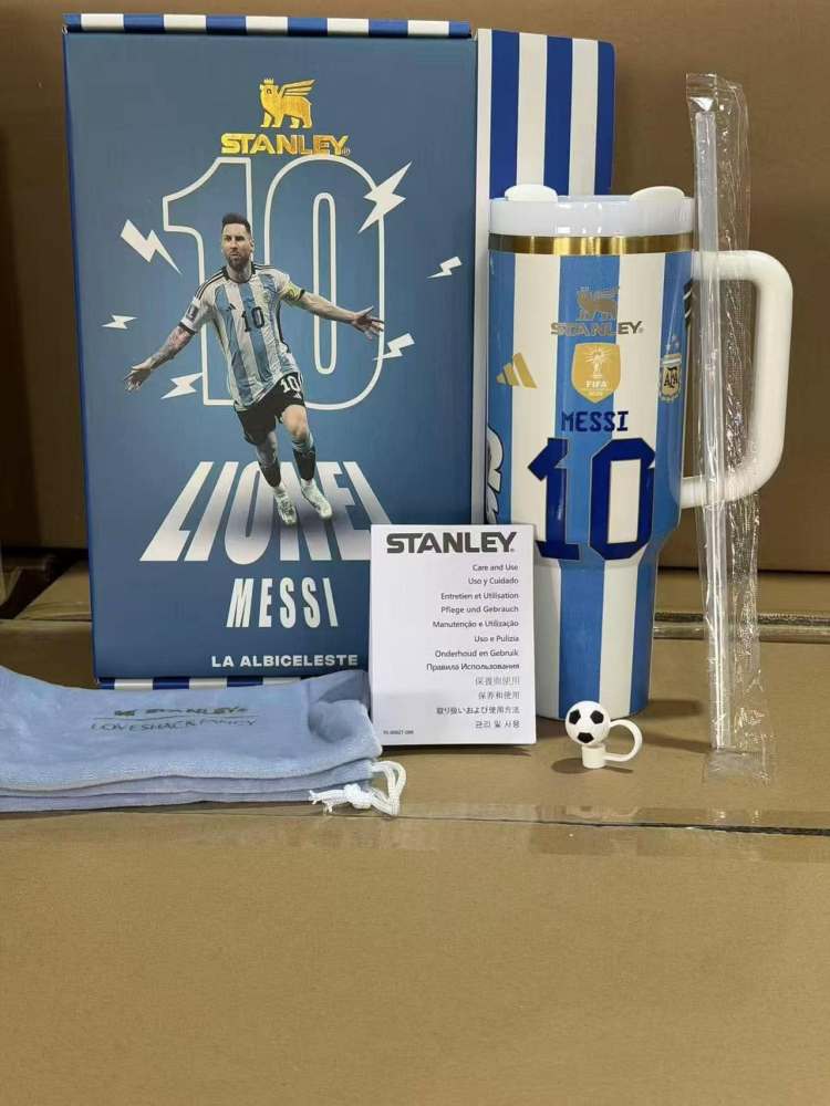 Alwin China RTS World Cup 2026 Edition 40oz Insulated Double TumblerW/Handle & Straw Premium Stainless Steel Hot sale Stanley Soccer