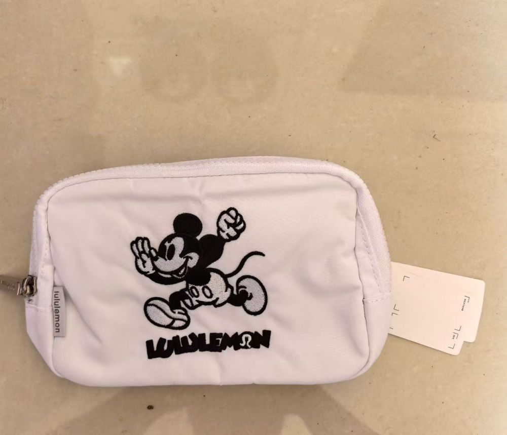 Alwin China RTS Lulu Lemon New Everywhere Mickey Bag 1L Waist Bag Sport Crossbody Chest Bag Hot Sale