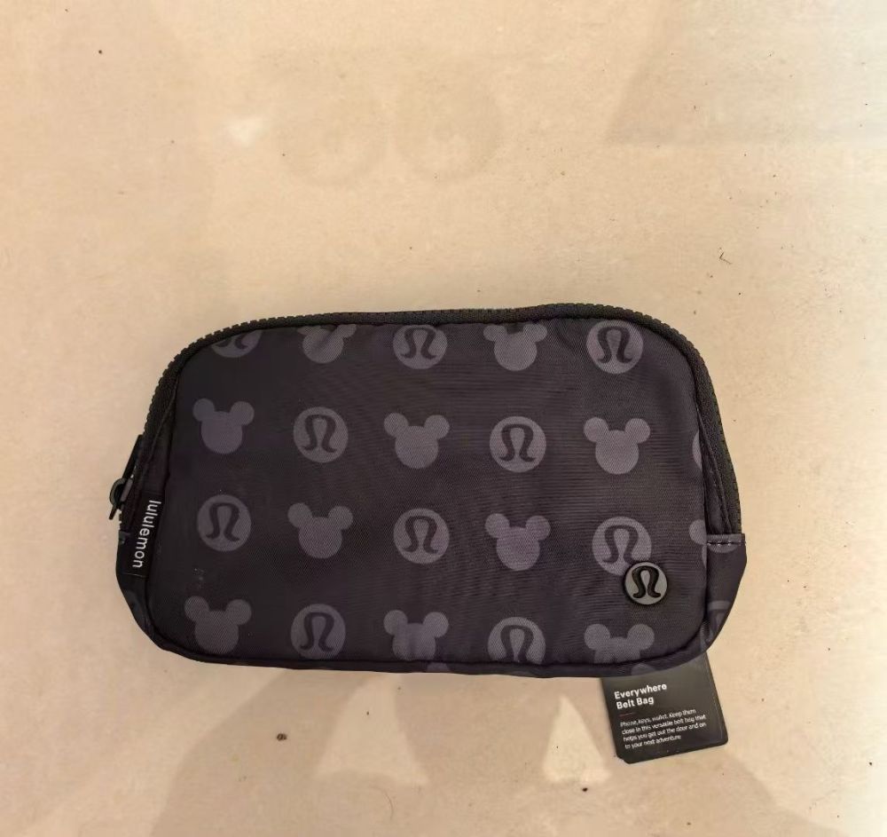 Alwin China RTS Lulu Lemon New Everywhere Mickey Bag 1L Waist Bag Sport Crossbody Chest Bag Hot Sale