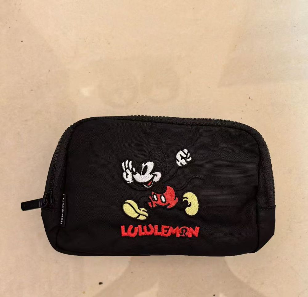 Alwin China RTS Lulu Lemon New Everywhere Mickey Bag 1L Waist Bag Sport Crossbody Chest Bag Hot Sale