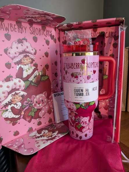 Alwin China RTS 40oz New Stanley with Gift Box Stitch Hellokitty Jennie Dragon Ball Hot Sale