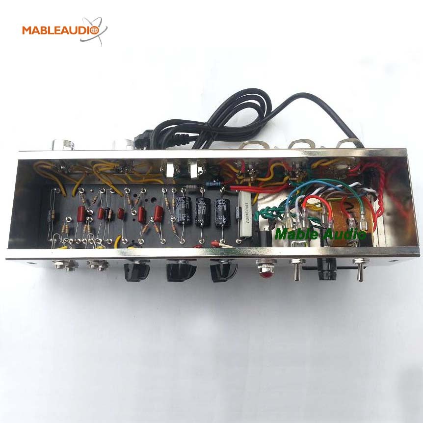 MAGT0004 Tweed Deluxe 5E3 amplifier with cabinet