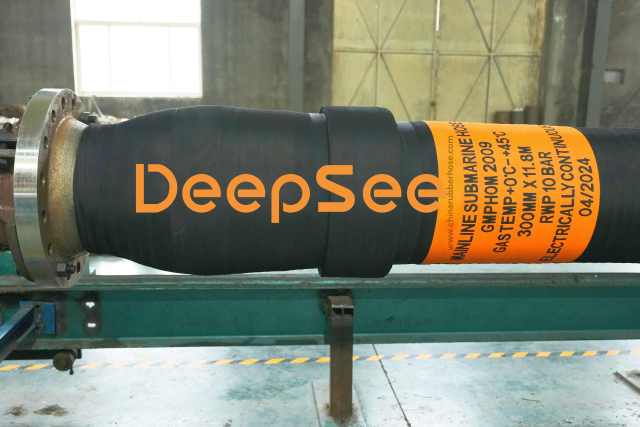 Tanker Rail Floating Hose (Single carcass)