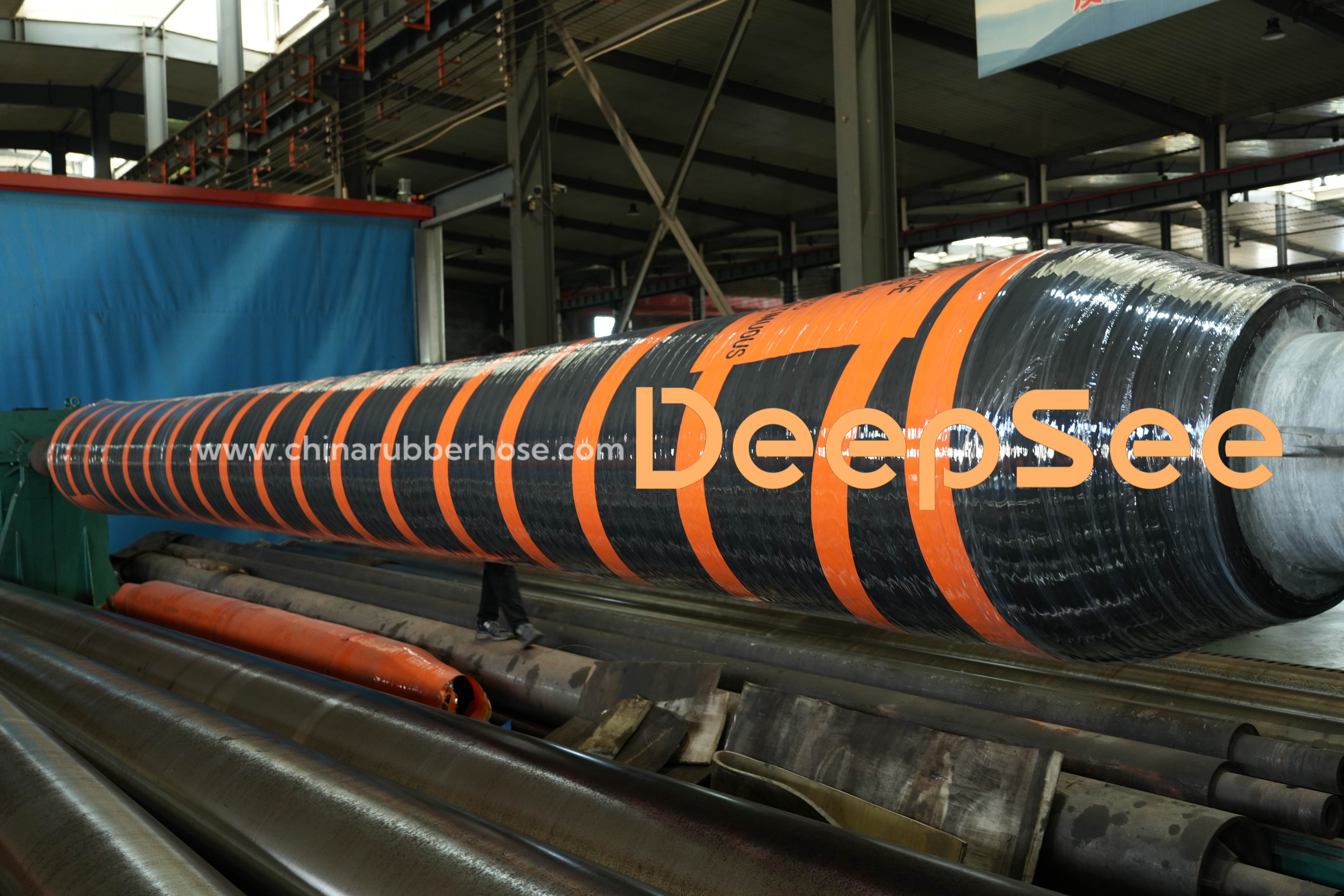 Double carcass tail floating hose - DeepSee marine hose