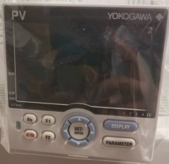 Temperature Controllers UT35A-201-11-00