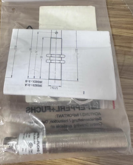 Pepperl+Fuchs Ultrasonic Sensor 3RG6233-3LS00-PF