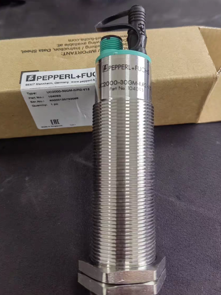 Pepperl+Fuchs Ultrasonic Sensor UC2000-30GM-IUR2-V15