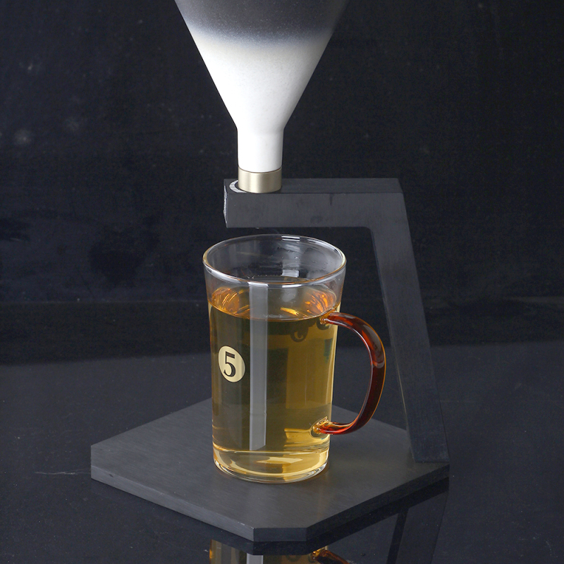 Wide-open glass mugs