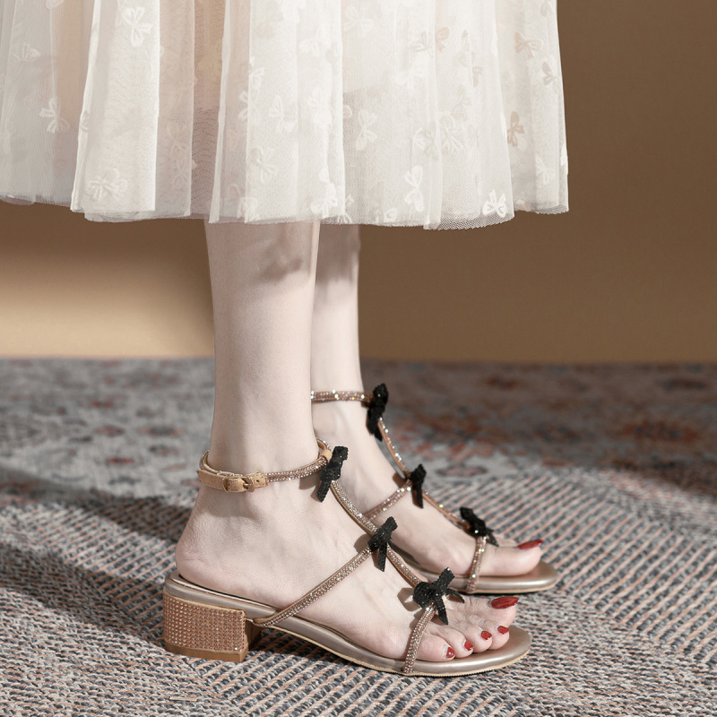 Primavera verão clássico RC strass sandálias arco preto fada vento roma tira fina oco princesa sapatos mulheres