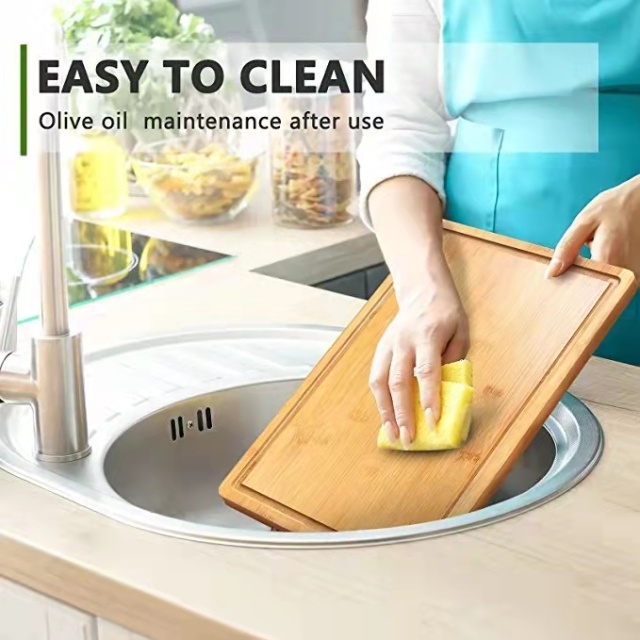 Bamboo chopping board with handle and juice groove
