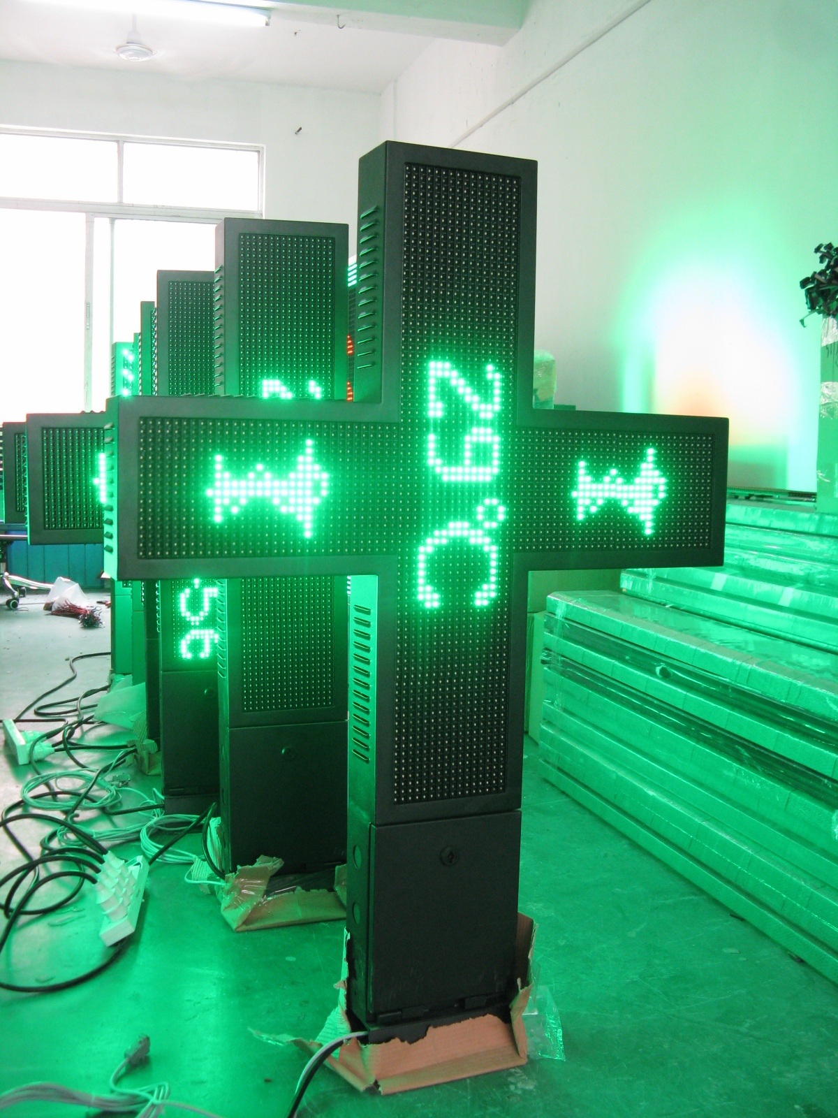 P10 double sided cross led pharmacy display shop sign 850mm advertising pharmacy cross led display outdoor single color