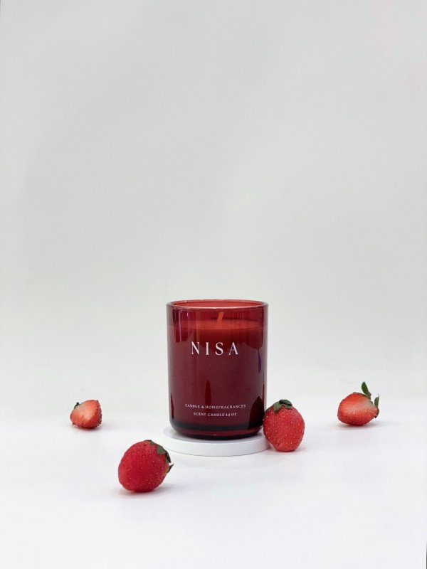 Nến Thơm Phòng NISA Không Khói An Toàn 114gram Bấc Cotton Hương Chua Ngọt, Strawberry Moscato Sangria