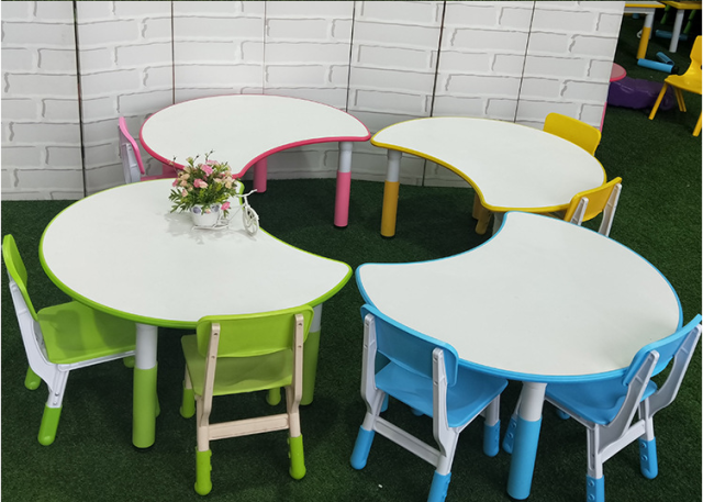 Adjustable kindergarten kids tables and chairs
