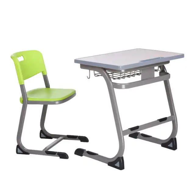 Classroom Desks and Chairs for College Students