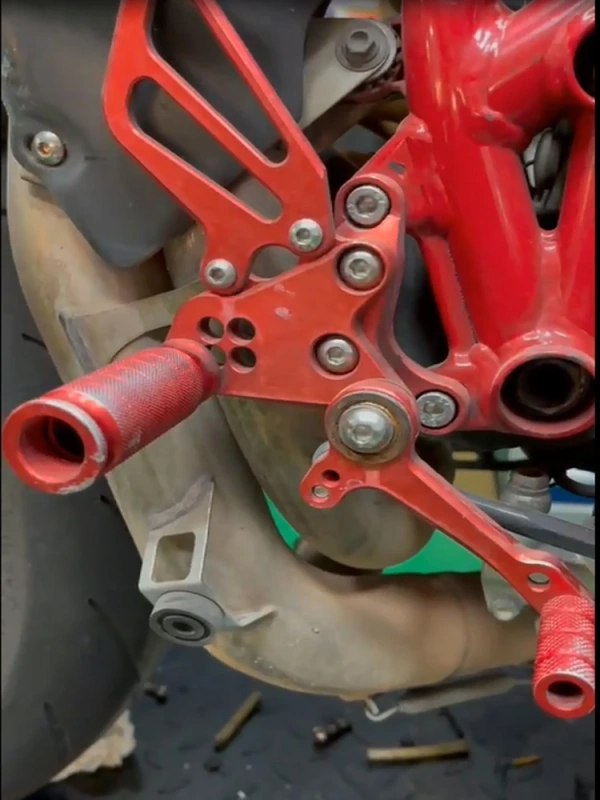 Motorcycle Footpeg Footrest Rearset Rear Set For Ducati 1098/S 2007-2008 ,1198 2009-2011, 848 EV0 2008-2013 Foot Peg Accessories