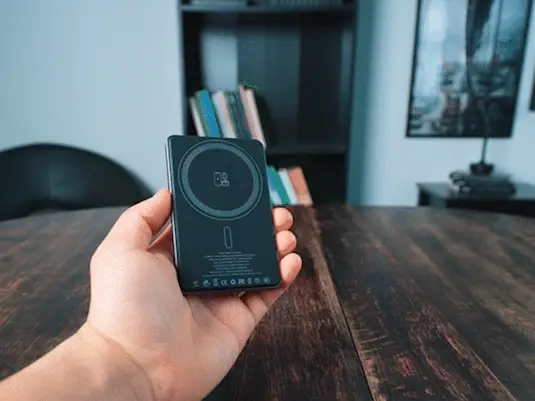 NordCharge portable magnetic power bank