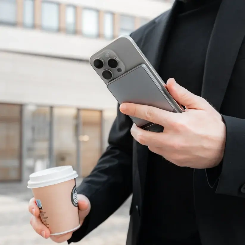 Nordcharge - magnetic power bank with overheat protection
