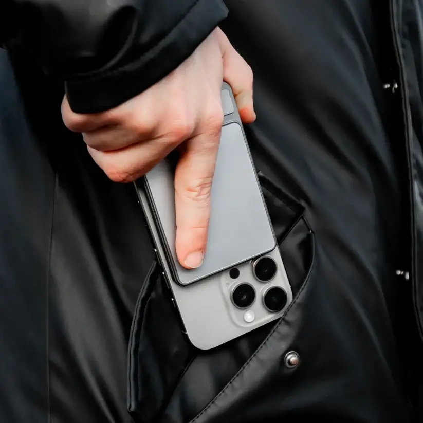 Nordcharge - magnetic power bank with overheat protection