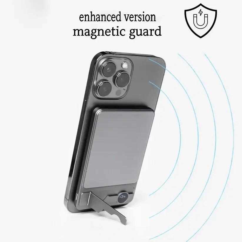 Nordcharge - magnetic power bank with overheat protection