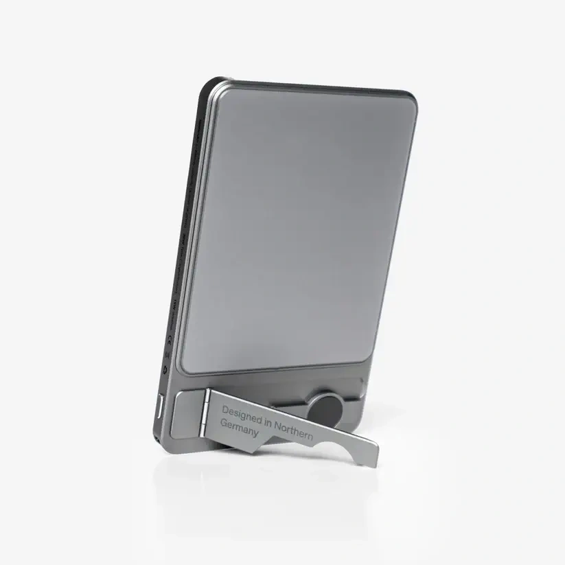 Nordcharge - magnetic power bank with overheat protection