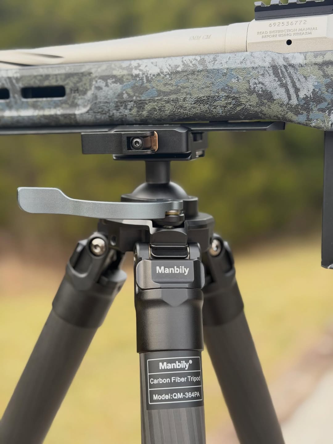 Manbily QM tripod mounting detail