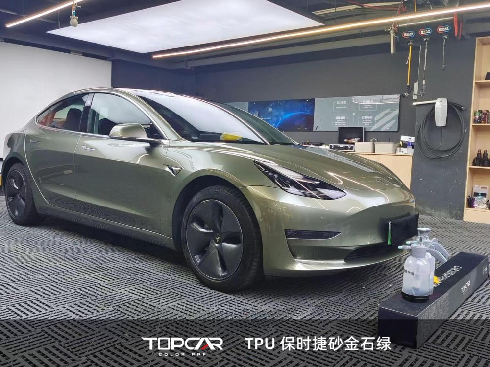 Shine Bright with TPU Porsche Aventurine Green – PPF & Reflective Vinyl Wrap Magic