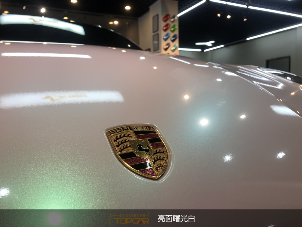 PET Glossy Aurora White: Stunning Auto Wrap for Eye-Catching Rides