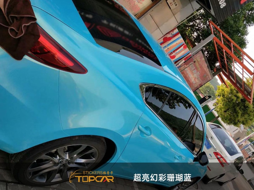 Dynamic Car Wrap Blue | TOPCAR Magic Gold Blue Chameleon in Car Wrap Material Sale