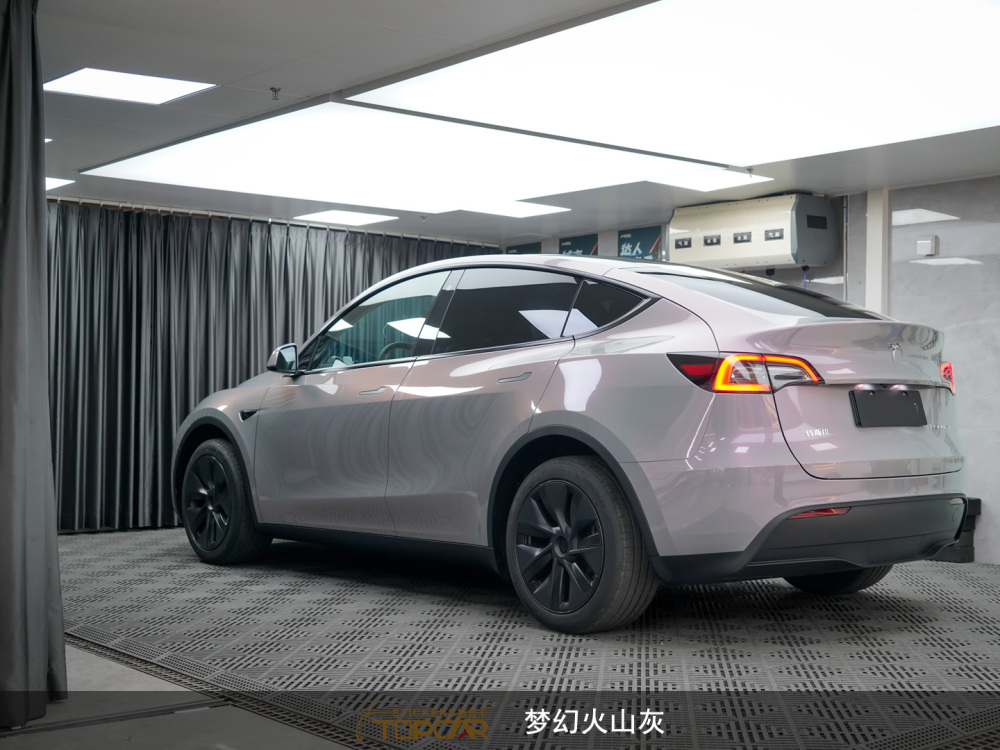 Dynamic Car Wrapping Film | TOPCAR Magic Candy Color Flip Volcano Grey Beyond Car Wrapped in Bubble Wrap