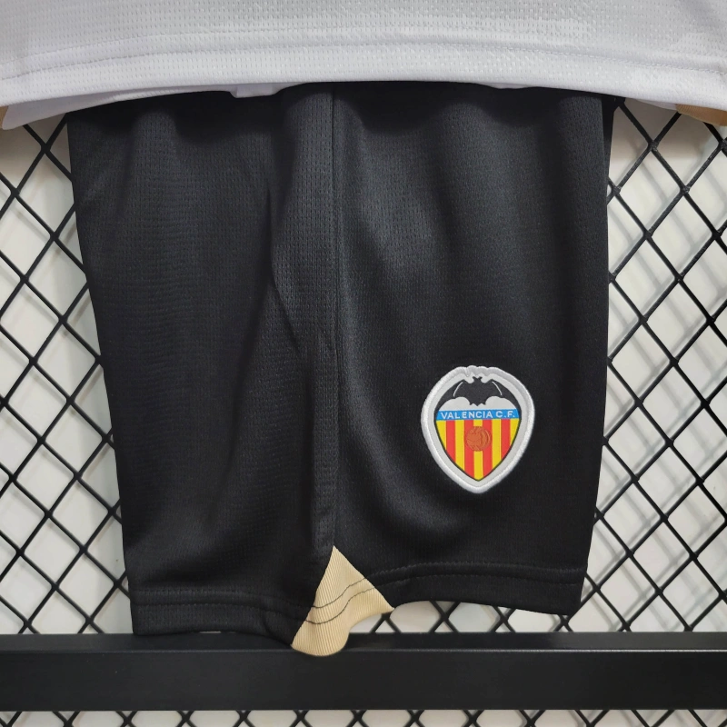 23/24 kids Valencia Home Size 16-28