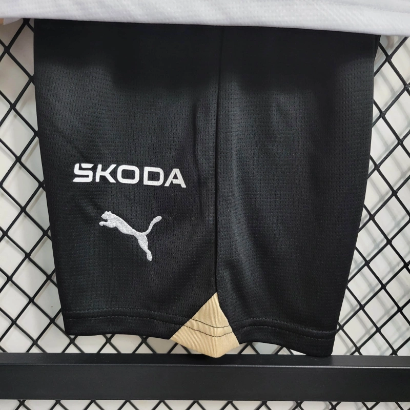23/24 kids Valencia Home Size 16-28