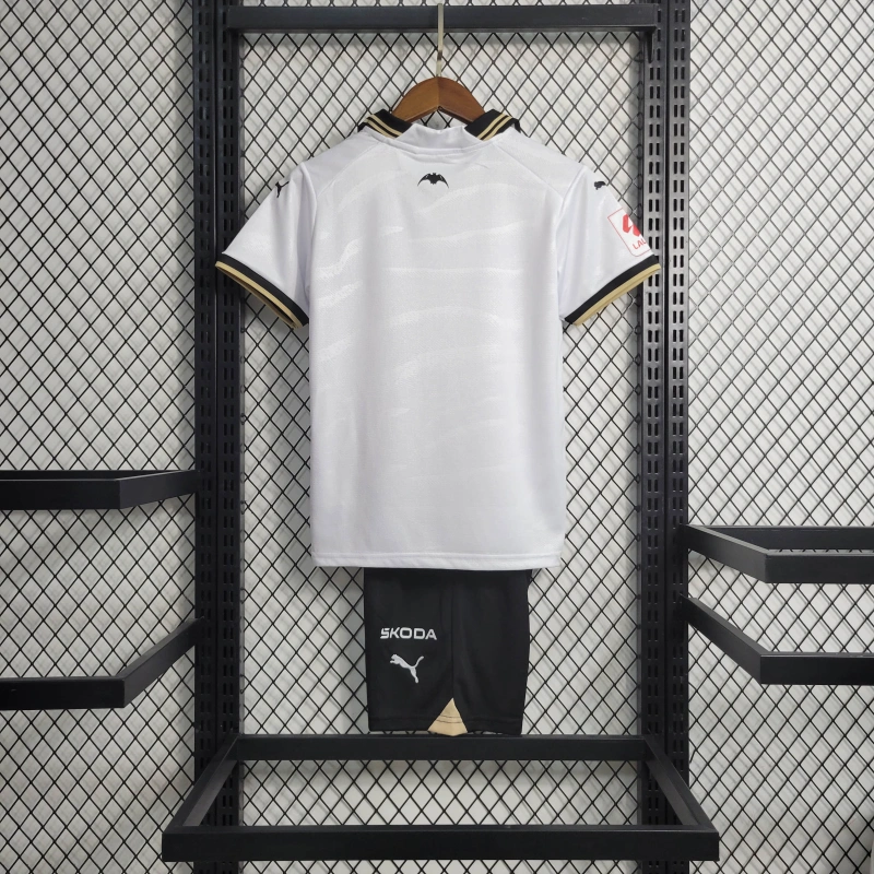 23/24 kids Valencia Home Size 16-28