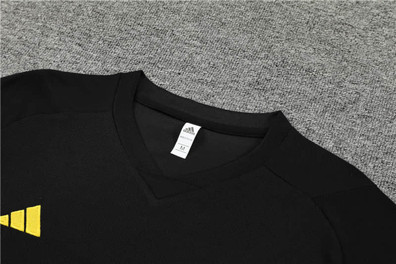 23/24 Juventus Training suit kit