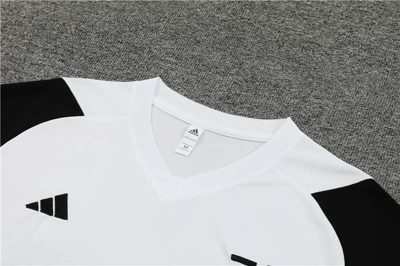 23/24 Juventus Training suit kit