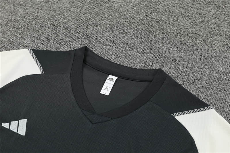 23/24 Juventus Training suit kit