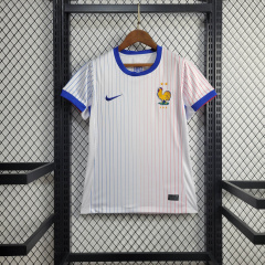 24/25 women France away