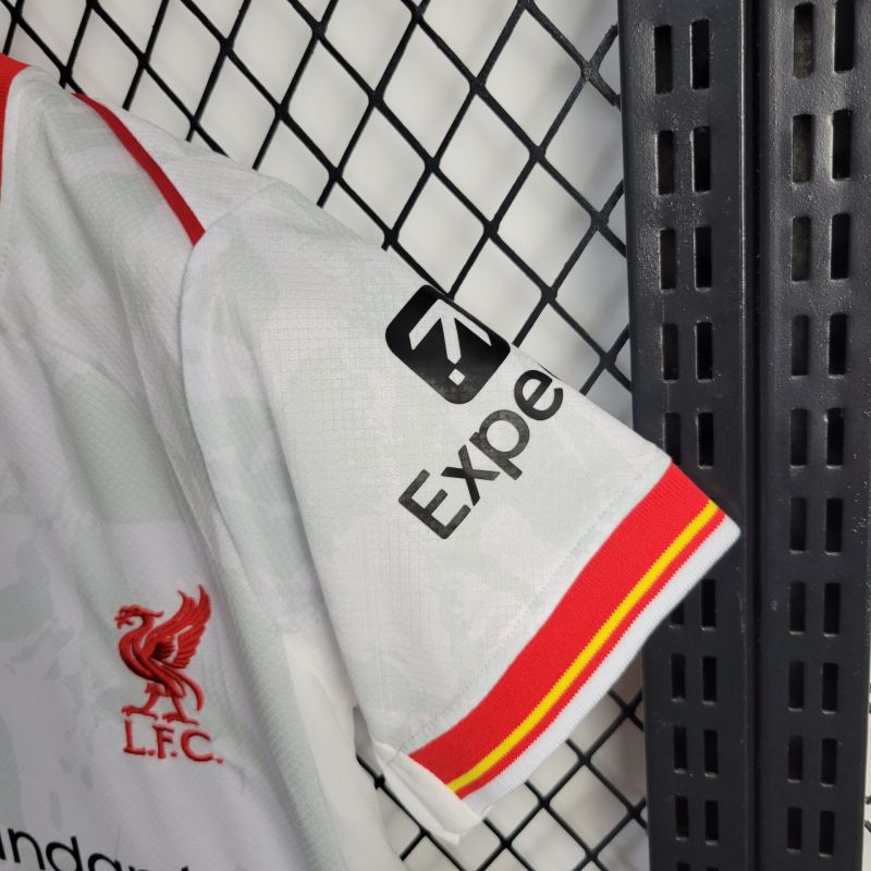 24/25 kids Liverpool White 2 away