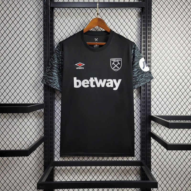 24/25 West ham united  2  Away
