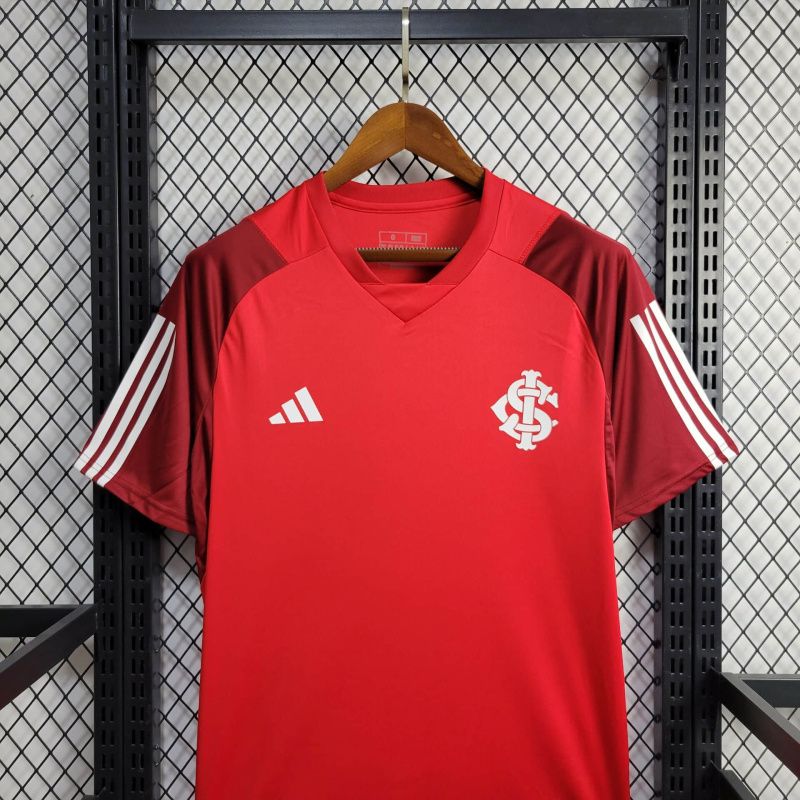 24/25 Internacional Training clothing