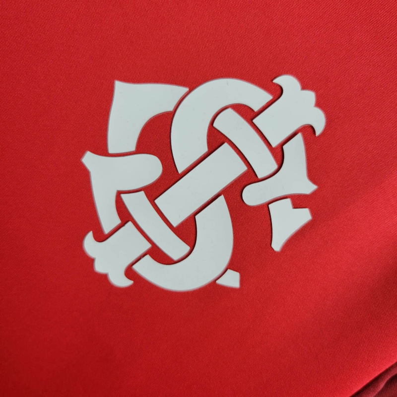 24/25 Internacional Training clothing