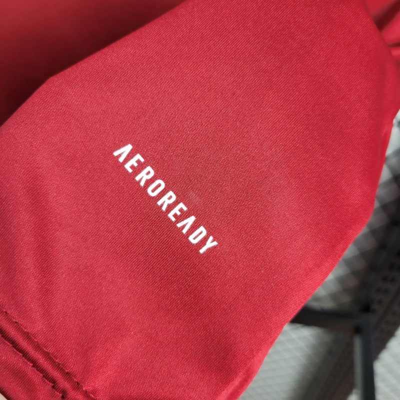 24/25 Internacional Training clothing