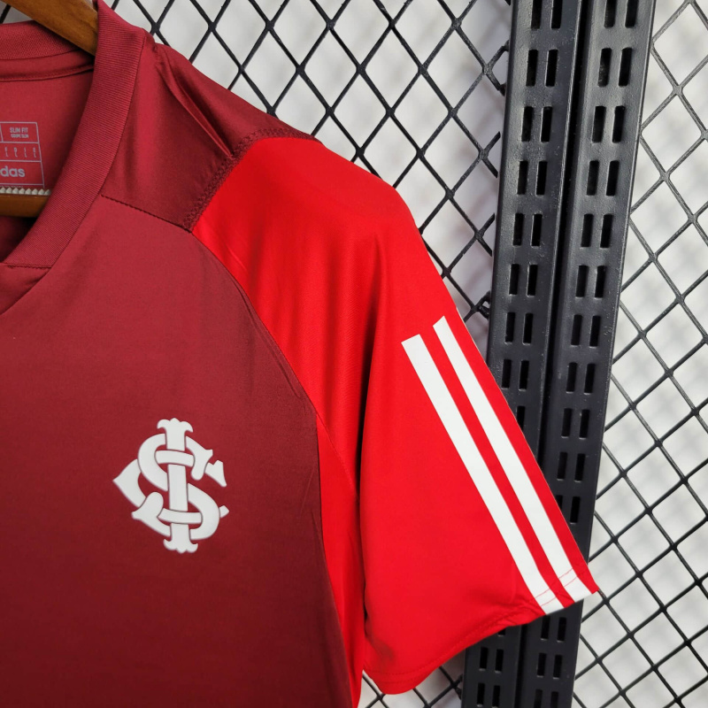 24/25 Internacional Training clothing