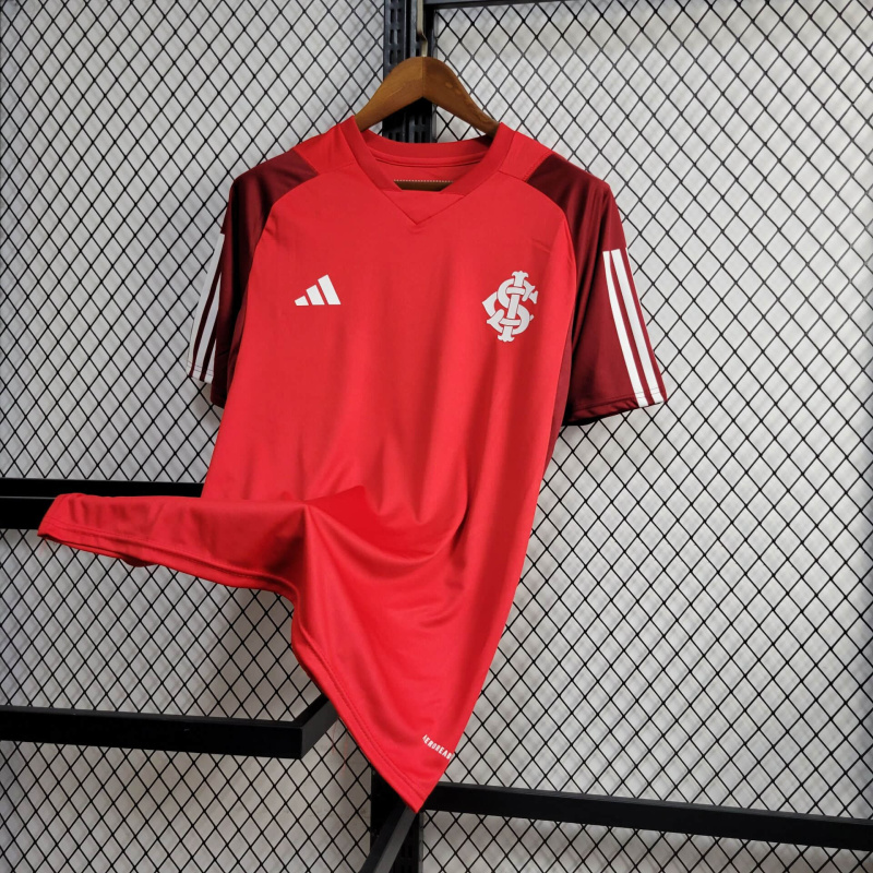 24/25 Internacional Training clothing
