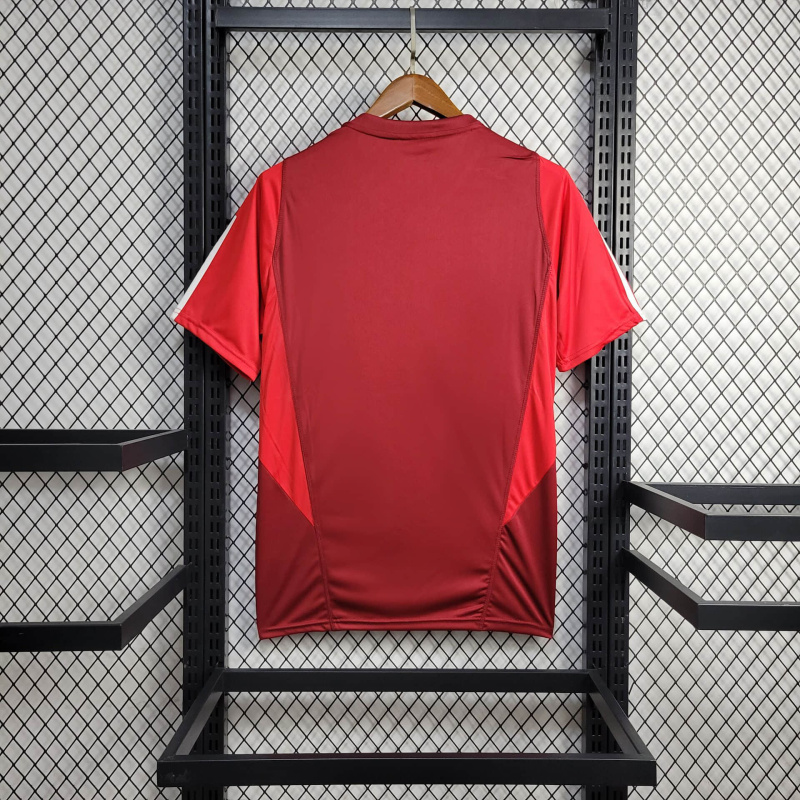 24/25 Internacional Training clothing