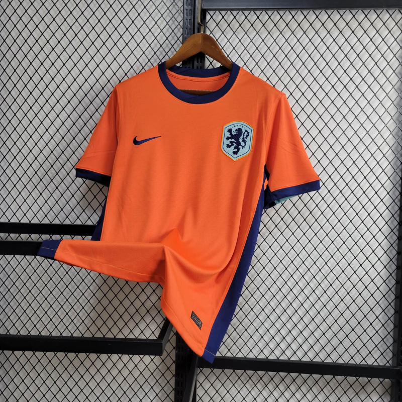 24/25 Holland Home
