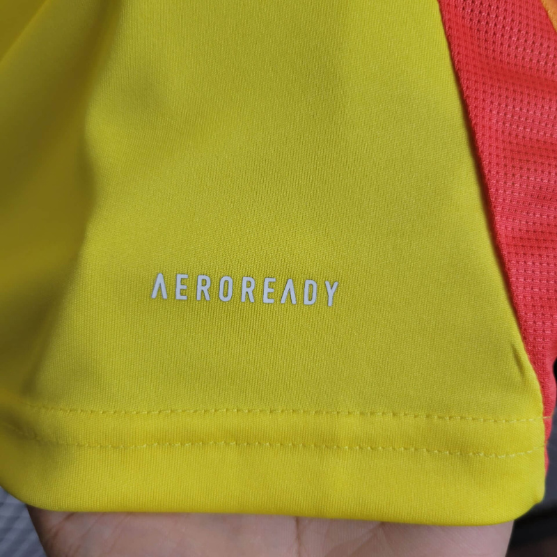 24/25 women Colombia Home