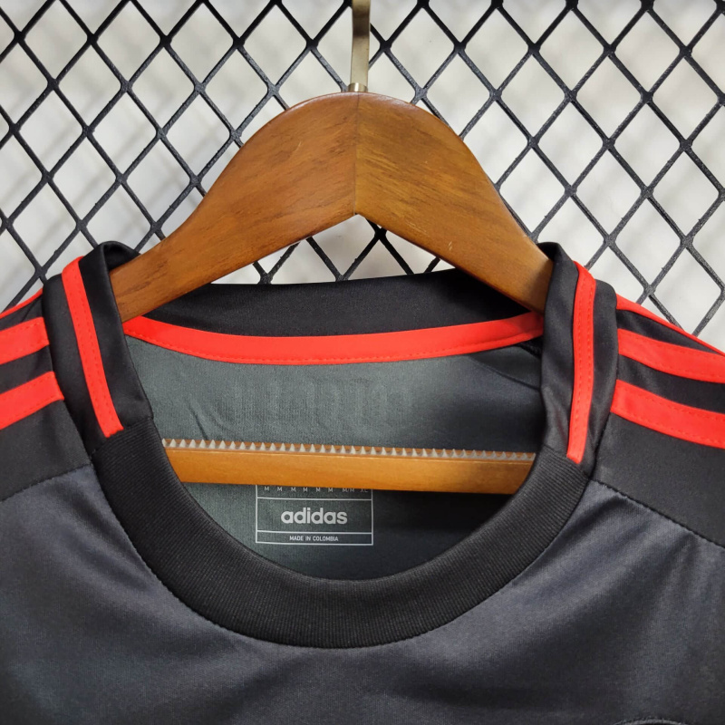 24/25 women Colombia Away