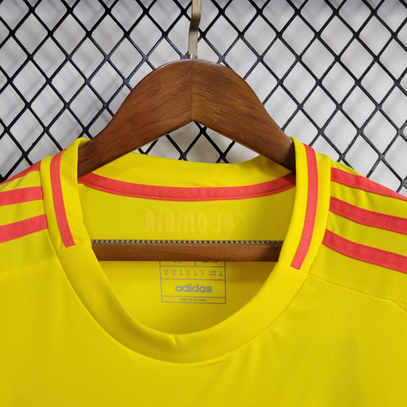 24/25 women Colombia Home